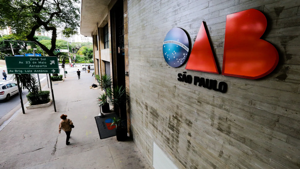 Votação da OAB-SP acontece nesta quinta-feira, 21 de novembro. Saiba como votar e conheça as propostas dos candidatos à presidência da maior seccional do país.